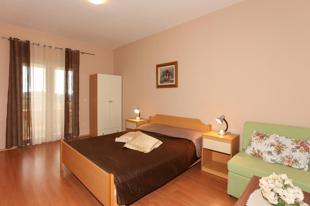 Apartments Meri Сегет-Враница Экстерьер фото