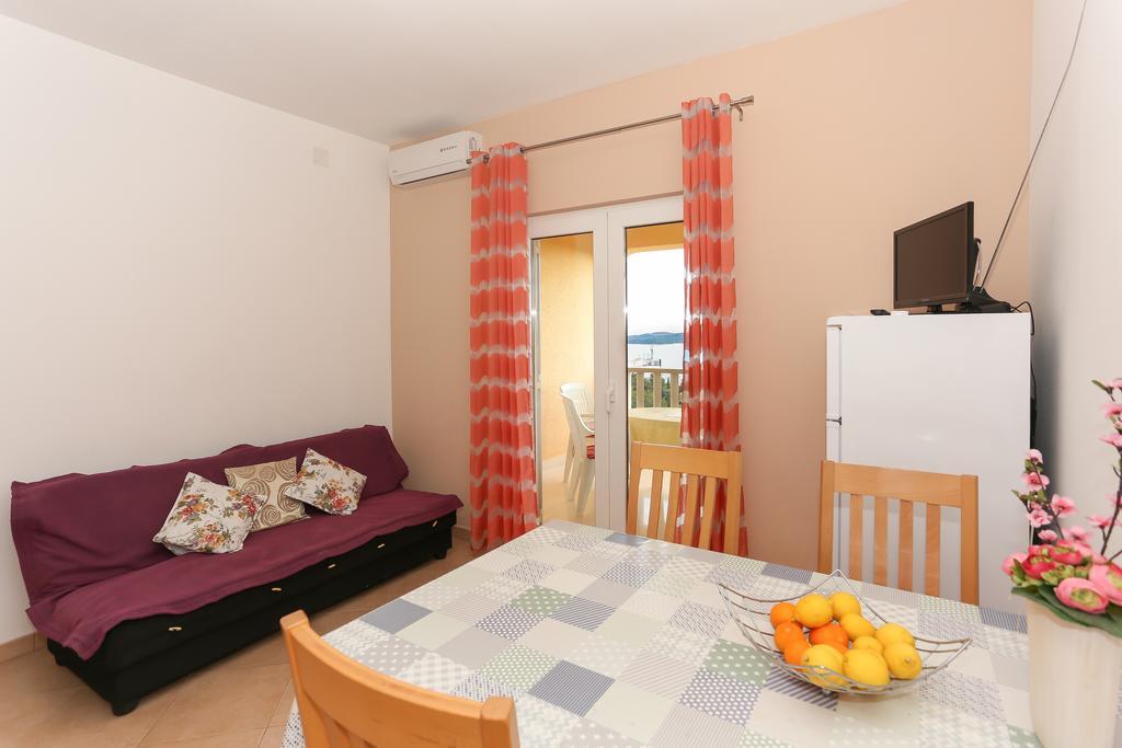 Apartments Meri Сегет-Враница Экстерьер фото