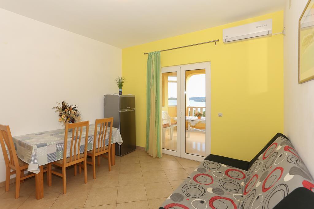 Apartments Meri Сегет-Враница Экстерьер фото