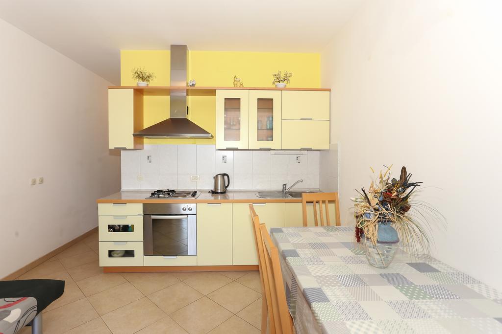 Apartments Meri Сегет-Враница Экстерьер фото